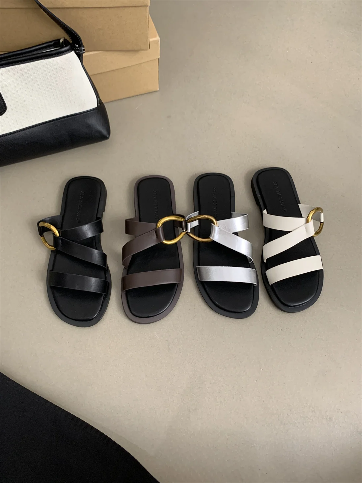 

Metal Buckle Flats Slippers Female Summer Outside Wear New Slip On Seaside Vacation Leisure Walking Shoes Tourist Beach Slipper