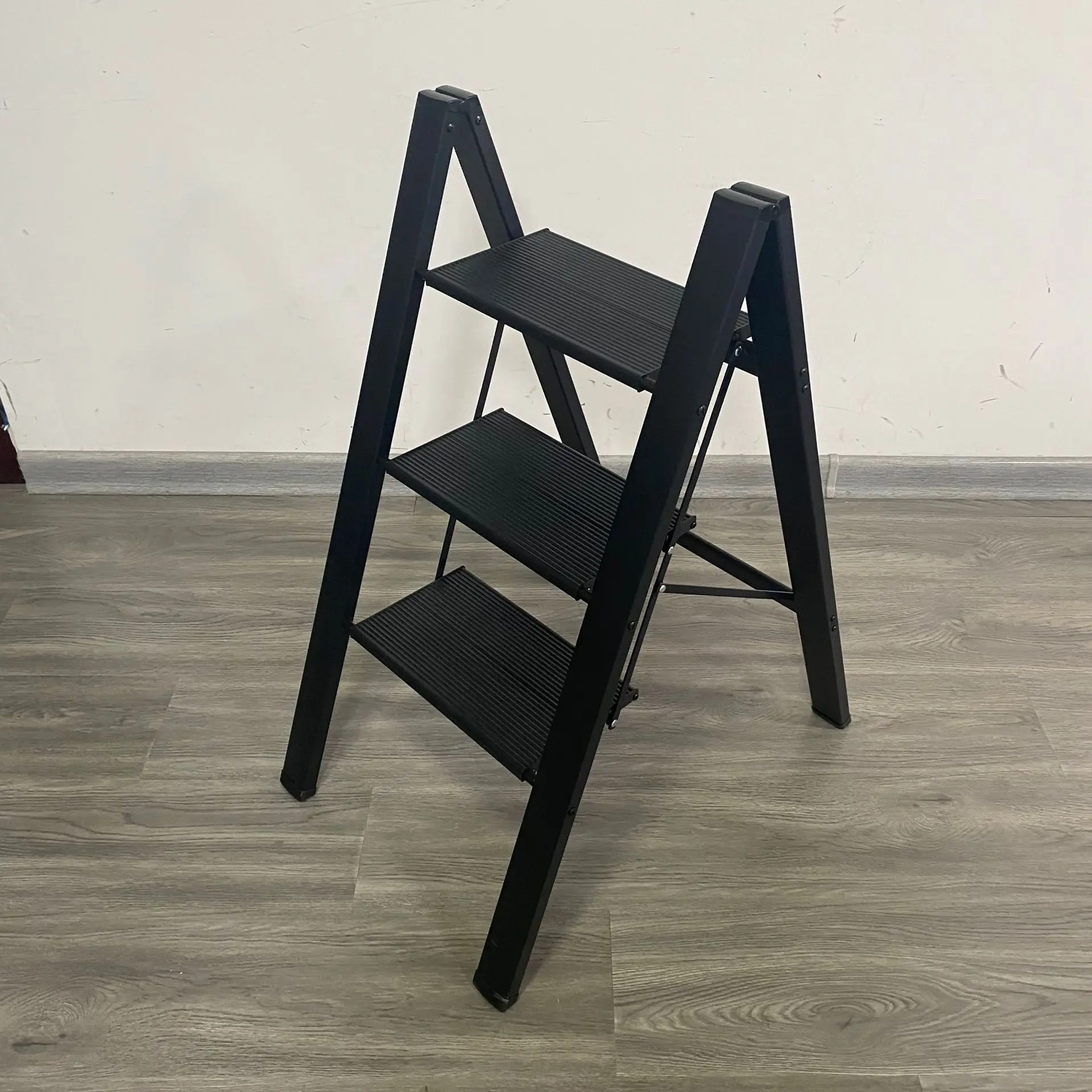Indoor multi-functional thickened aluminum alloy folding stepladder, flower stand, ladder, household folding small stool