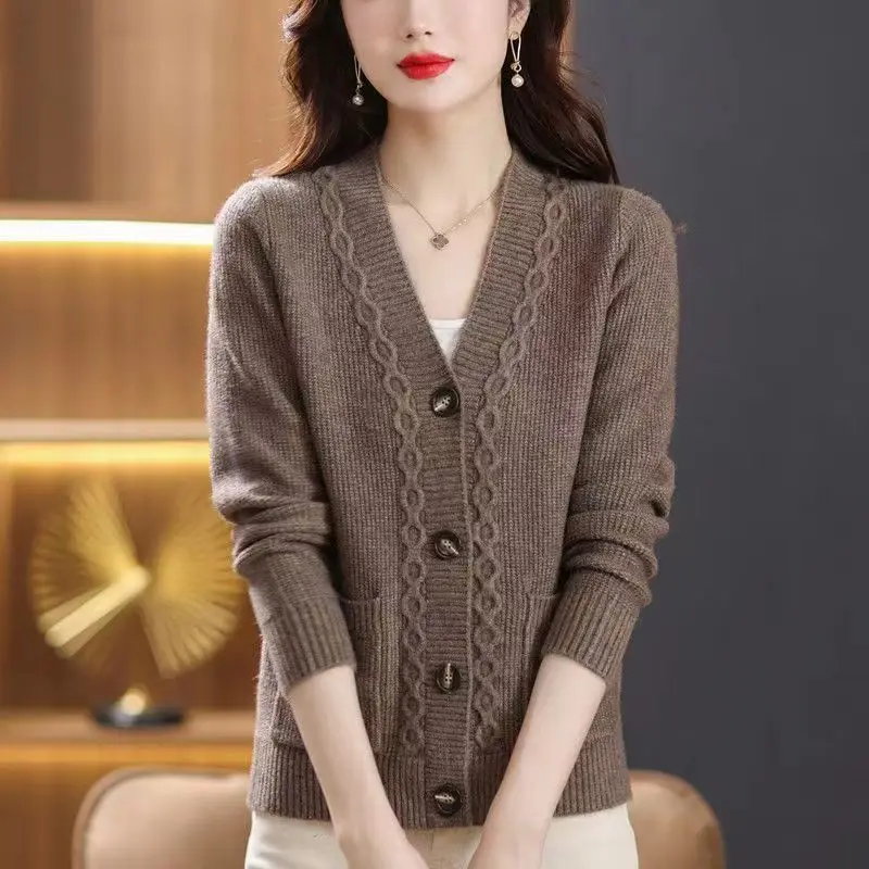 2023 New Autumn Fashion Solid Knitted Jacquard Cardigan Long Sleeve Temperament Commuter Women\'s Loose Button Casual Sweater