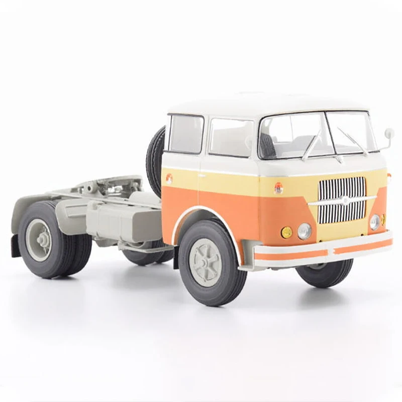 1:43 Scale Alloy Model Classic Vintage SKODA-706-RTTN Tractor Unit Static Display Collectible Gifts Souvenir Decoration