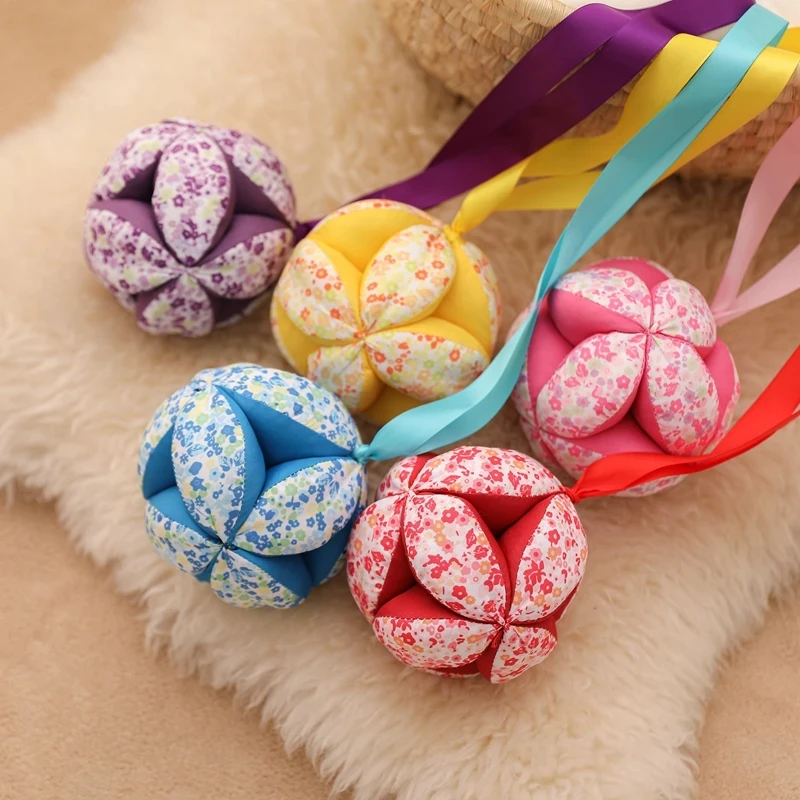 1Pc Baby Hand Catching Cloth Ball Toy Infant Interaction Colored Rattle Ball Toy with Ribbon Appease Bed Hanging Rattle Toy Gift