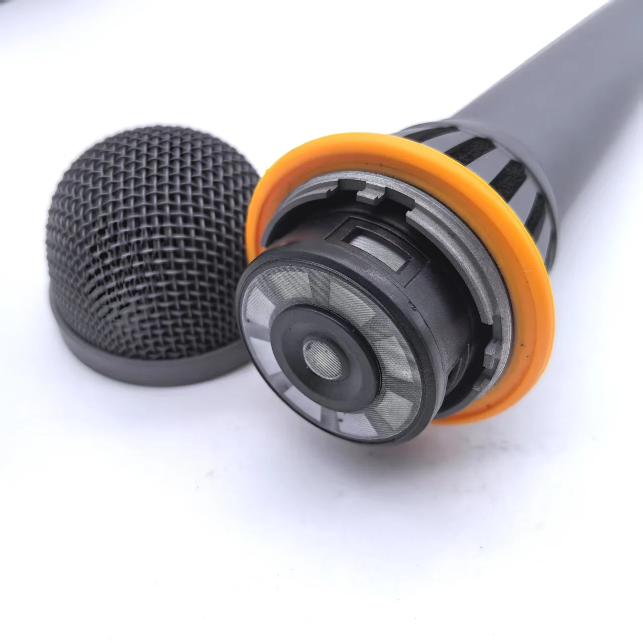Karaoke da palco per conferenze con microfono cablato a bobina mobile con microfono cablato portatile in metallo di alta qualità