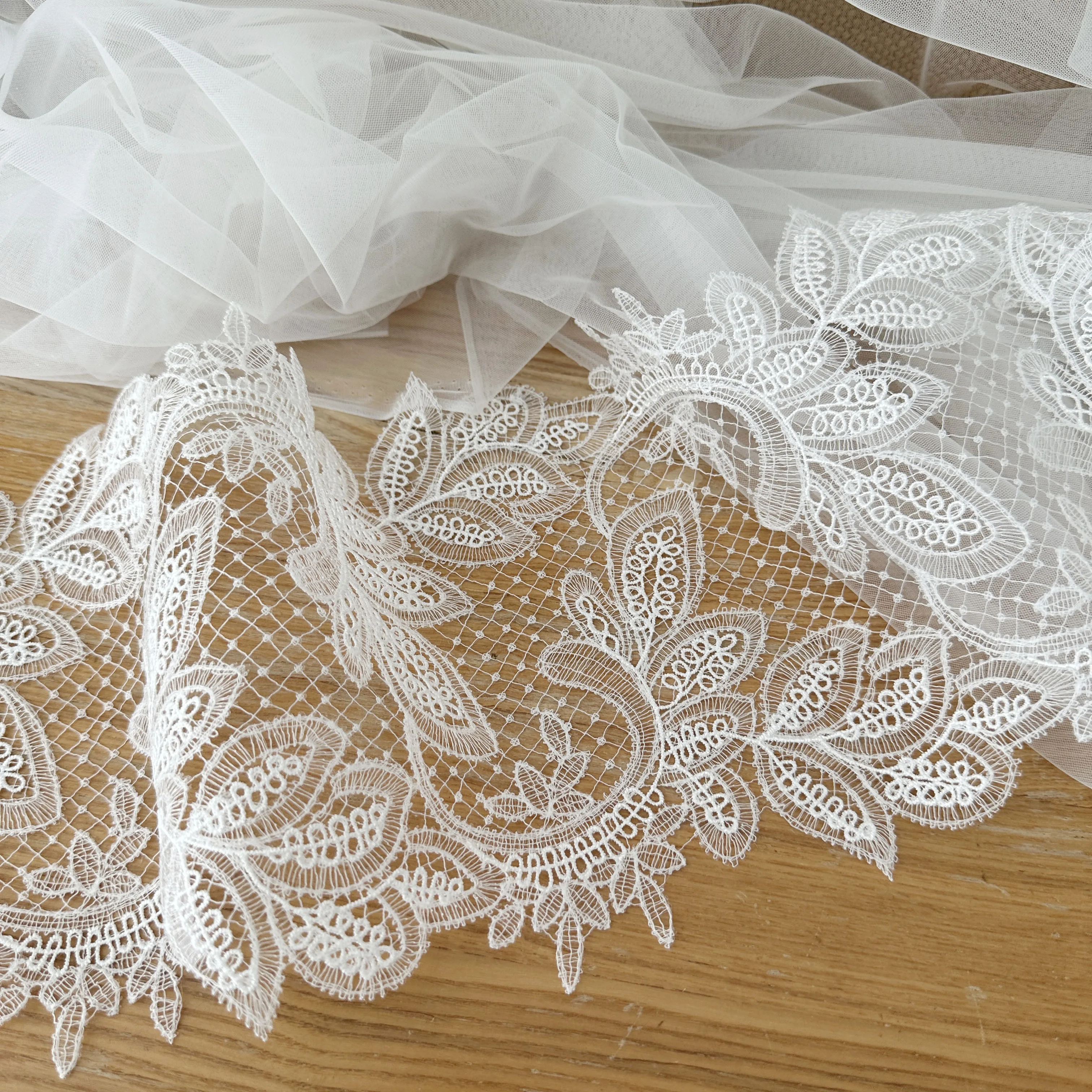 2 Yards Crochet Lace Trim in Ivory , Bridal Veil Straps for Wedding Sash, Headband Jewelry Costume Design