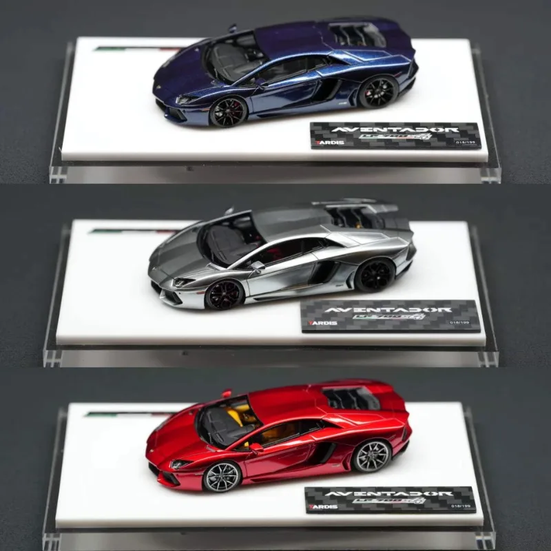 

In stock: 1:64 Lamborghini aventador LP700-4 die-cast resin car model, boys' festival gift toy, adult decorative item.