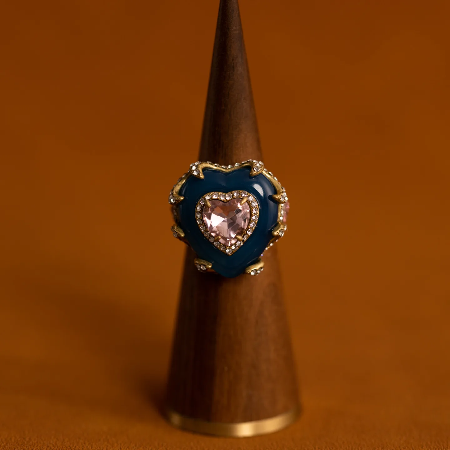 

Vintage luxury DARK black gemstone heart ring antique creative court baroque finger accessory