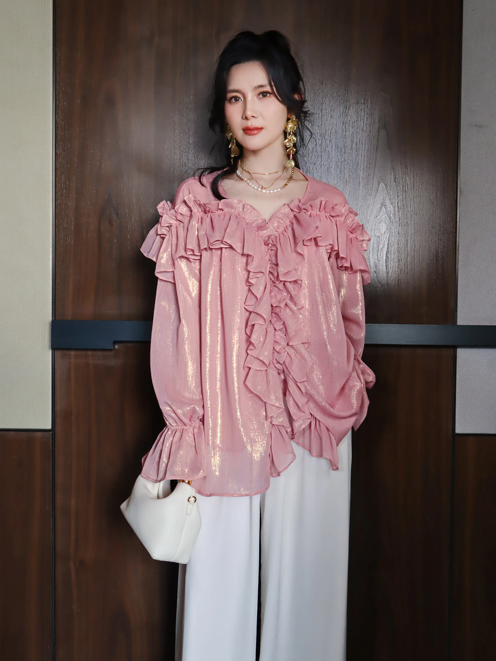 

Романтическая шифоновая блузка с кружевной отделкой, рукавами-фонариками и золотой вышивкой в стиле французского шика для женщин, летний топ для отпуска