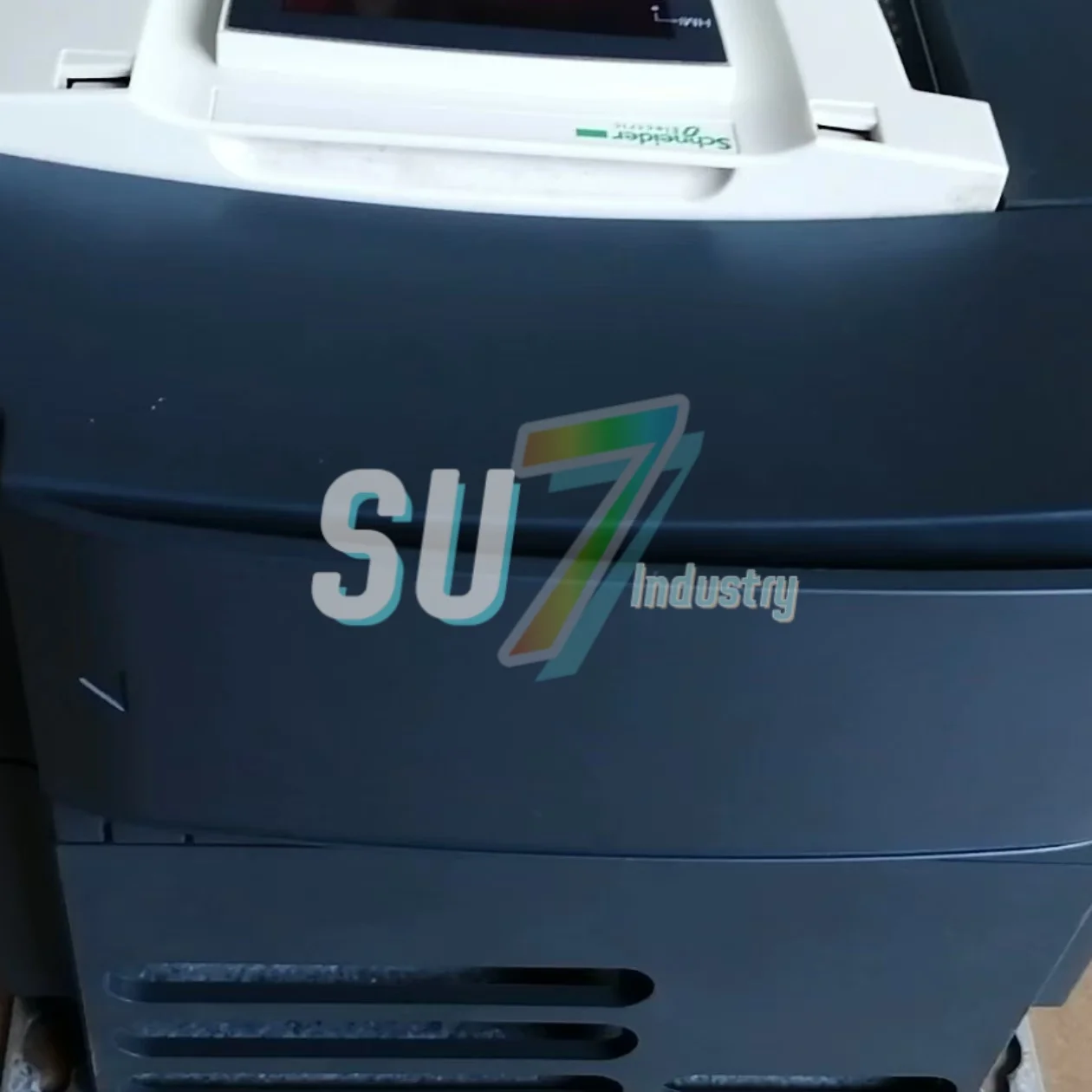 جديد في المخزون ATV61HD55N4Z العاكس