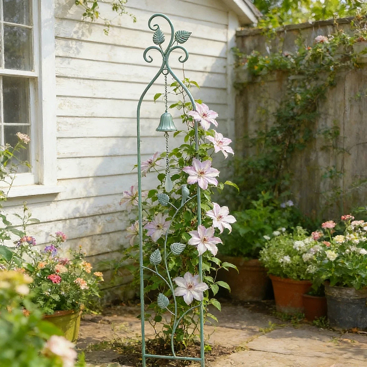French-Style Vintage Bell Screen Garden Iron Art Flower Stand, Small Climbing Plant Trellis, Garden Decorative Flower Stand