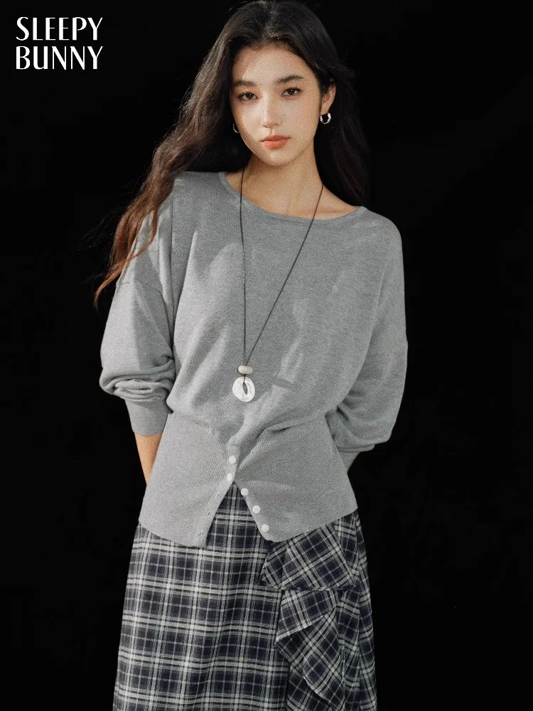 Botão hem malha superior único split design camisola feminina solto ajuste casual manga longa pulôver minimalista chique malhas para o outono