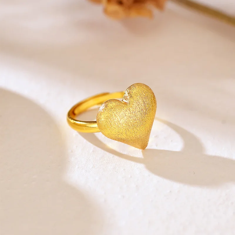 9999 gold retro heart-shaped ring for women, a small and exclusive luxury item with Chinese style, featuring an adorable