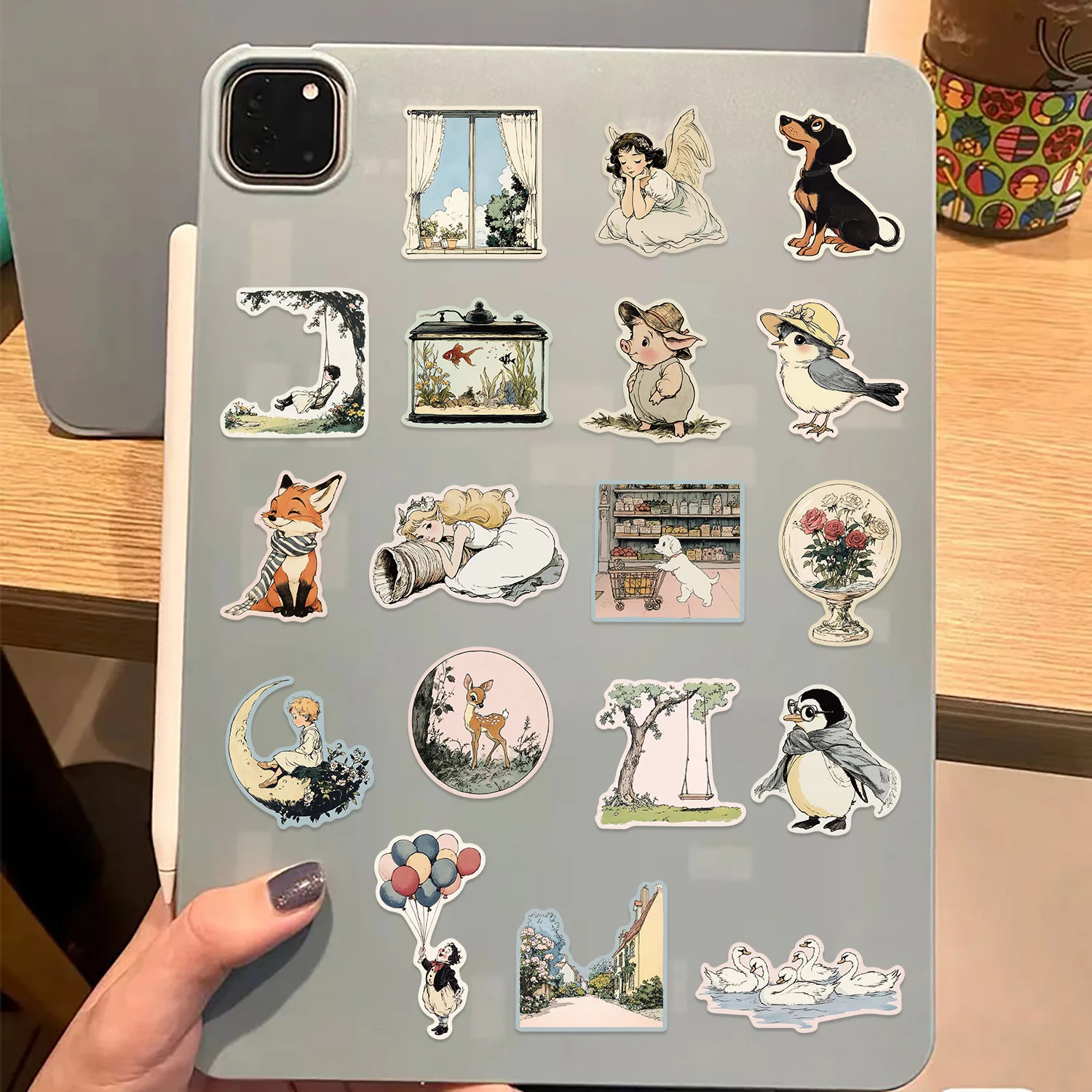 50PCS Comic World Sticker Graffiti Aesthetic Reading Laptop Luggage Scrapbooking Decals Waterproof Luggage Phone Decals ﻿