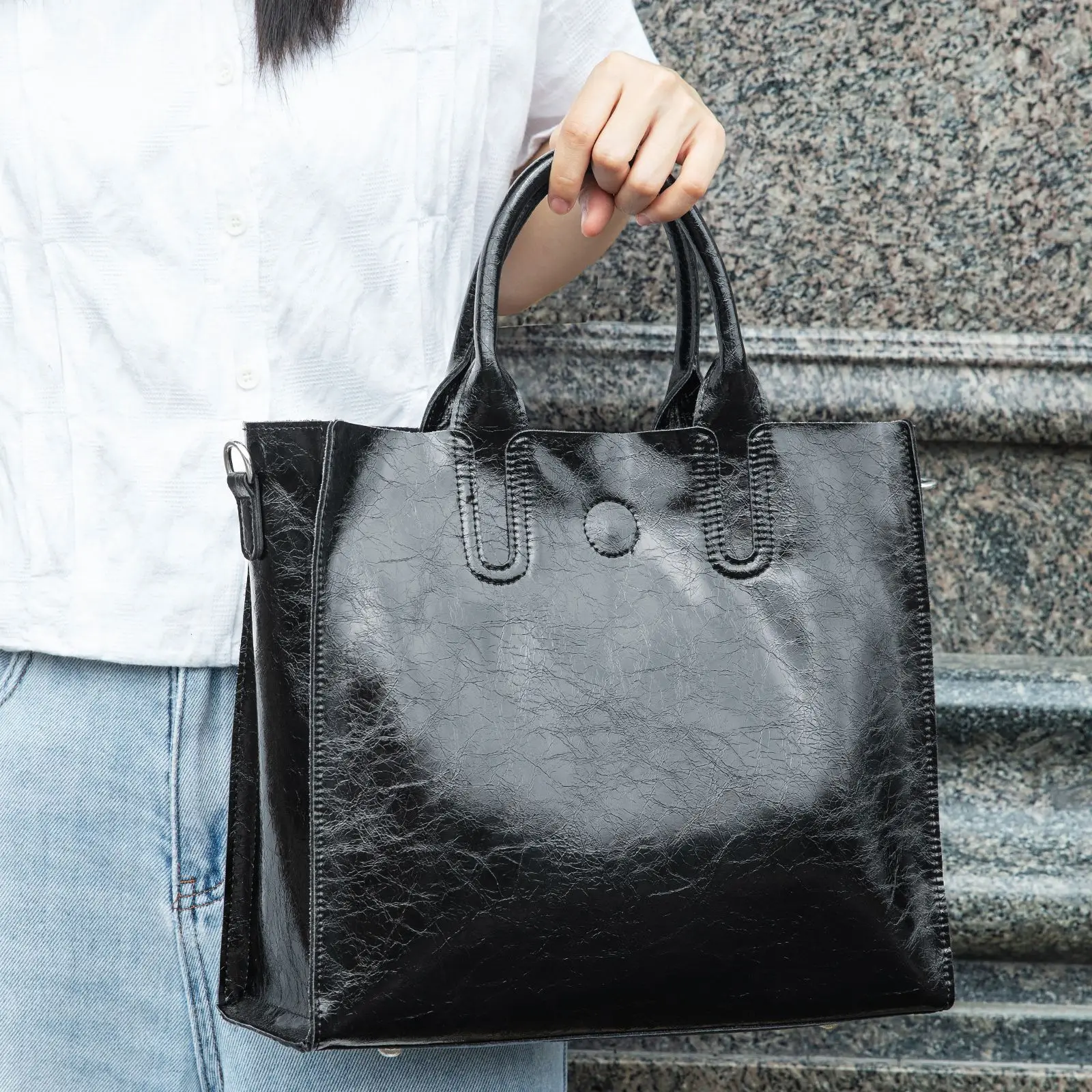 

Hot-selling First-layer Cowhide Women's Tote Bag, Genuine Leather Large-capacity Fashionable Versatile Shoulder Bag