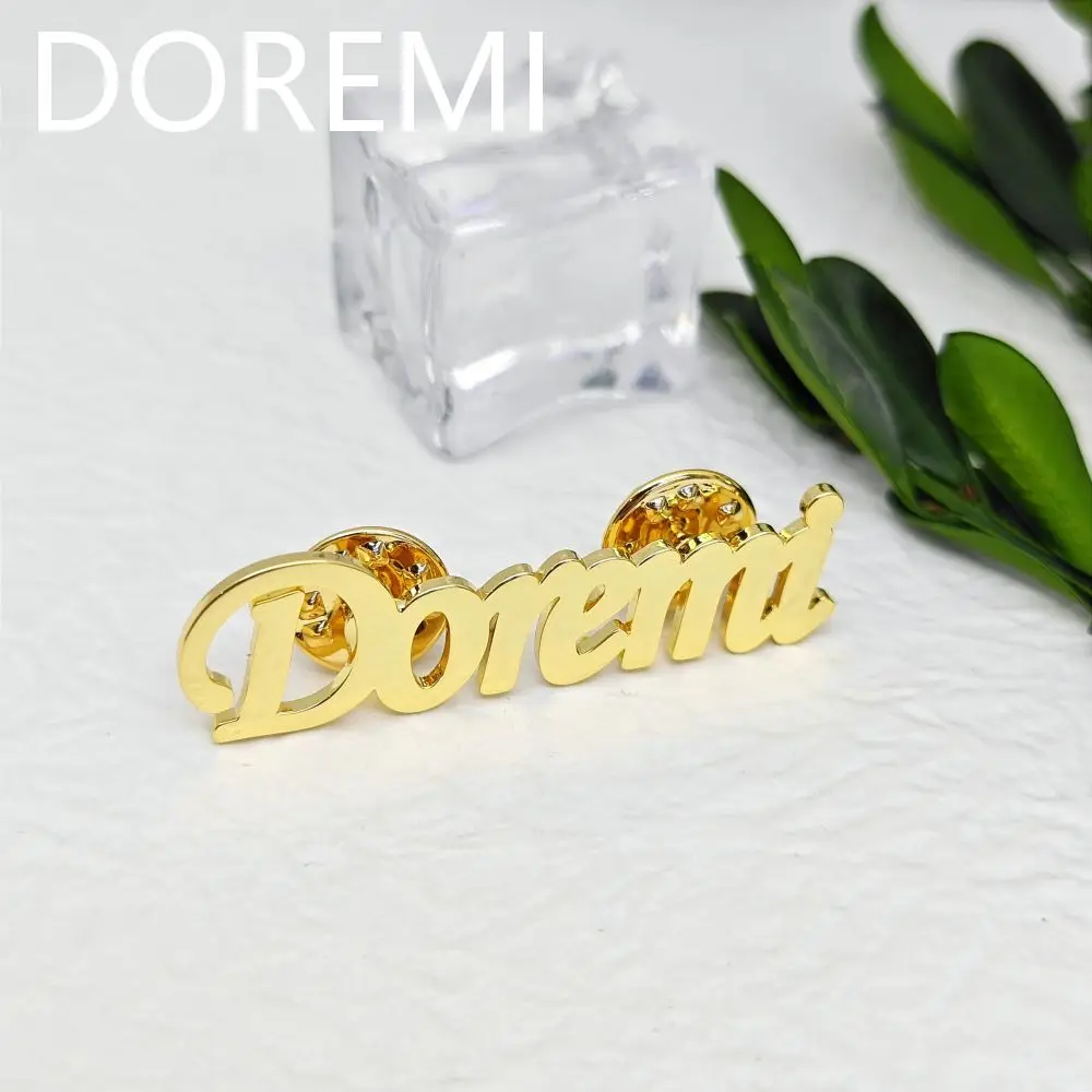 DOREMI-broches de nombre personalizados de acero inoxidable para hombre, joyería de regalo, Pin de paquete, broche de nombre