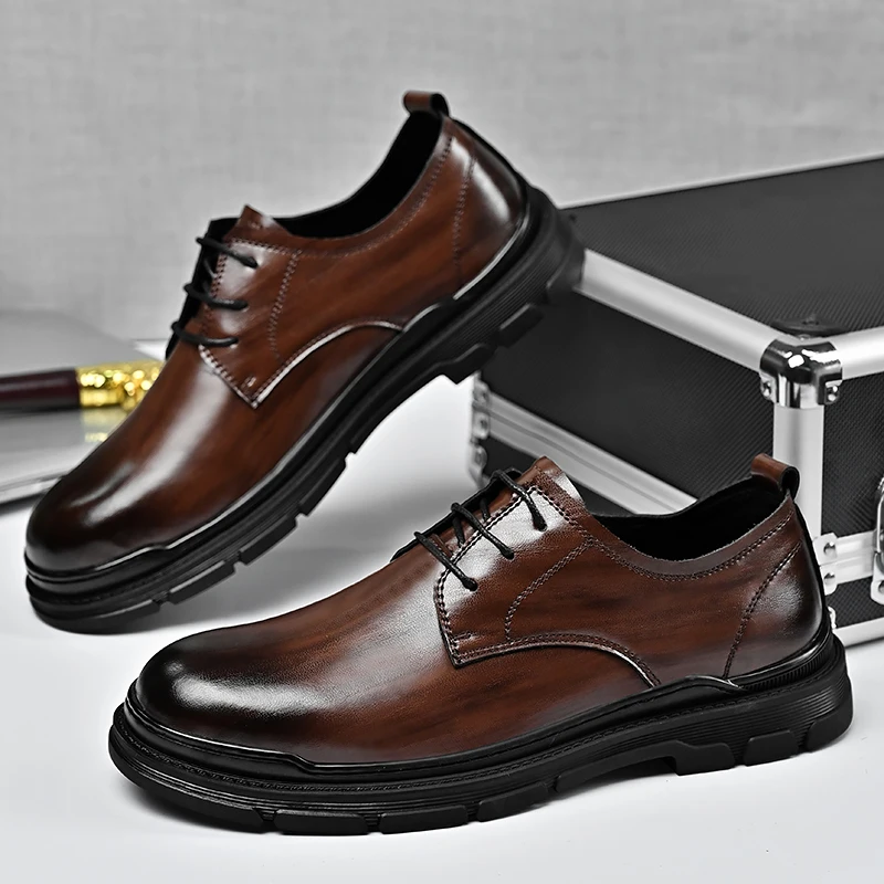 

Повседневная мужская кожаная обувь на толстой подошве. Удобная деловая обувь. Повседневная офисная и рабочая обувь для взрослых. Лидер продаж.