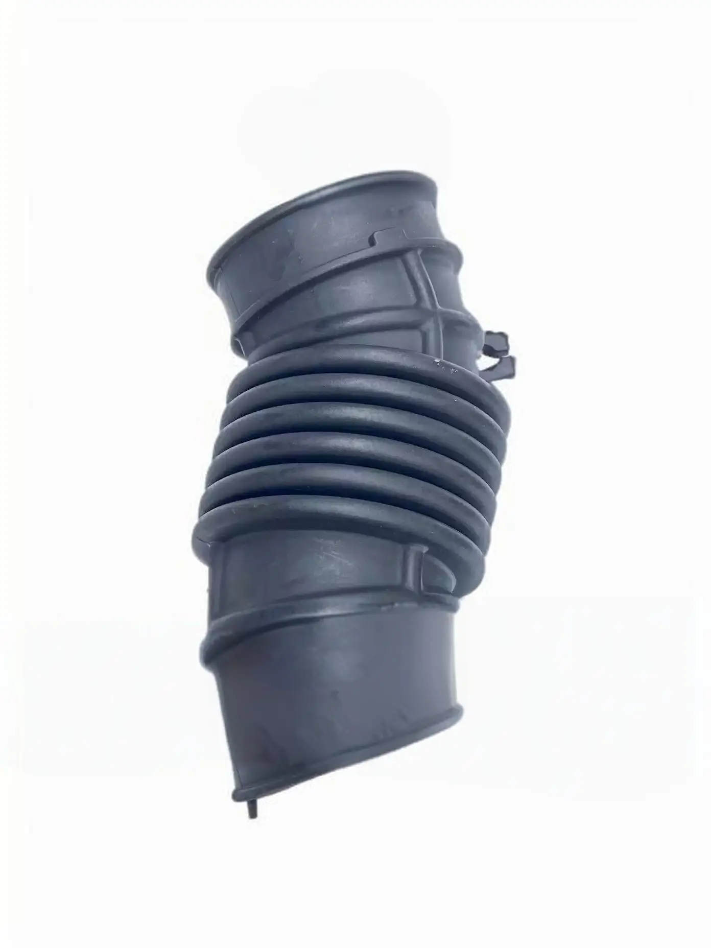 

The intake pipe turbocharger for the SAIC Maxus G10