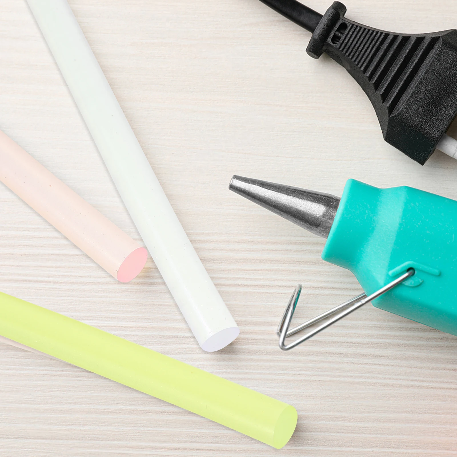 

60 Pcs Colored Hot Melt Glue Sticks DIY Crafting H Adhesive Rods Small Size Strong Adhesion Few Bubbles Quickly for Art