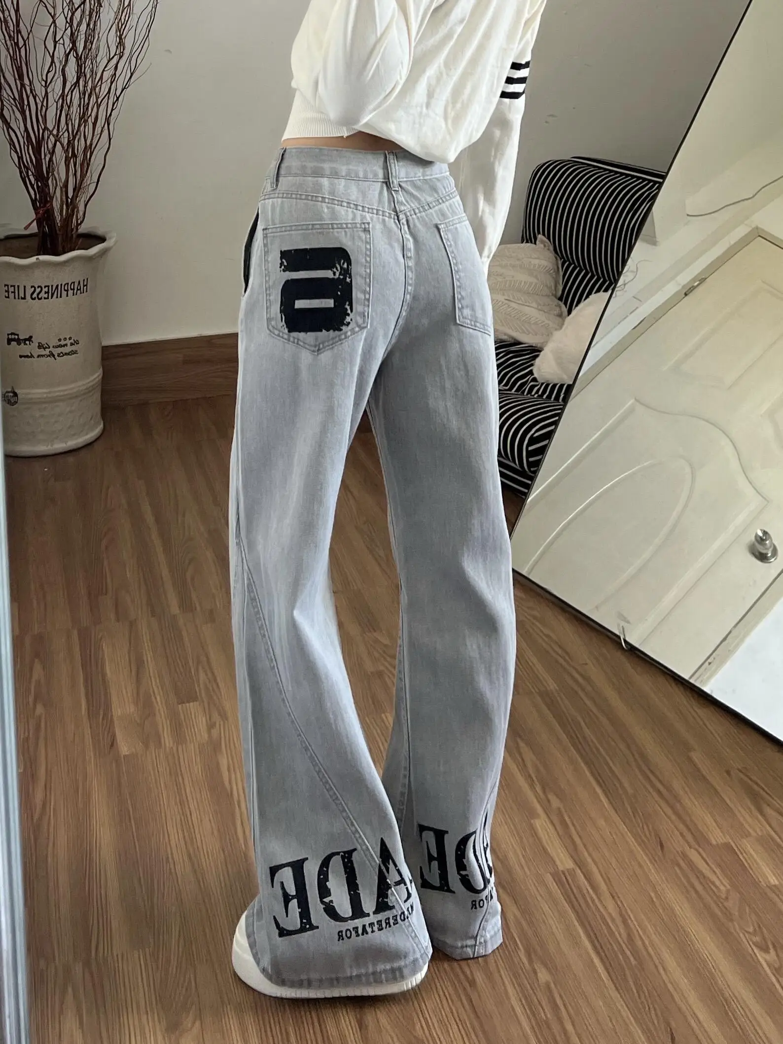 

Retro American High Street Printed Personalized Light Wa Distred Straight Leg Bell Bot Jeans for Men And Women