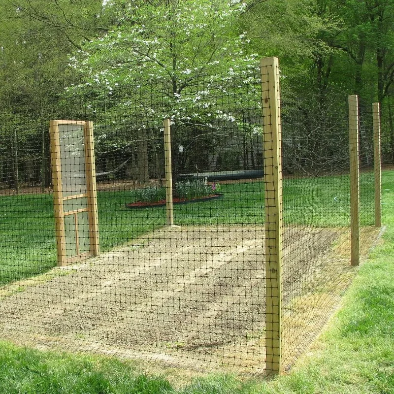 24 بوصة × 50 بوصة 1/4 بوصة قماش الأجهزة 19 مقياس أسود مطلي بالفينيل شبكة سياج ملحومة للمنزل وسياج الحديقة والمنزل