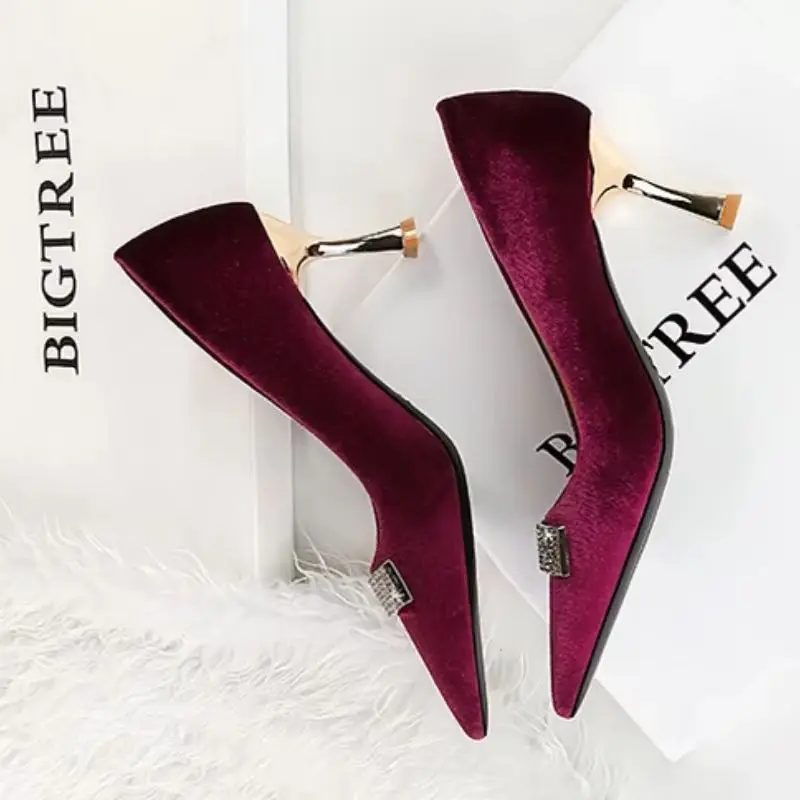 أحذية BIGTREE زخرفة المعادن النساء مضخات حجر الراين هريرة الكعوب 7 سنتيمتر أحذية السيدات المخملية الفاخرة مأدبة أحذية Zapatos De Mujer #1
