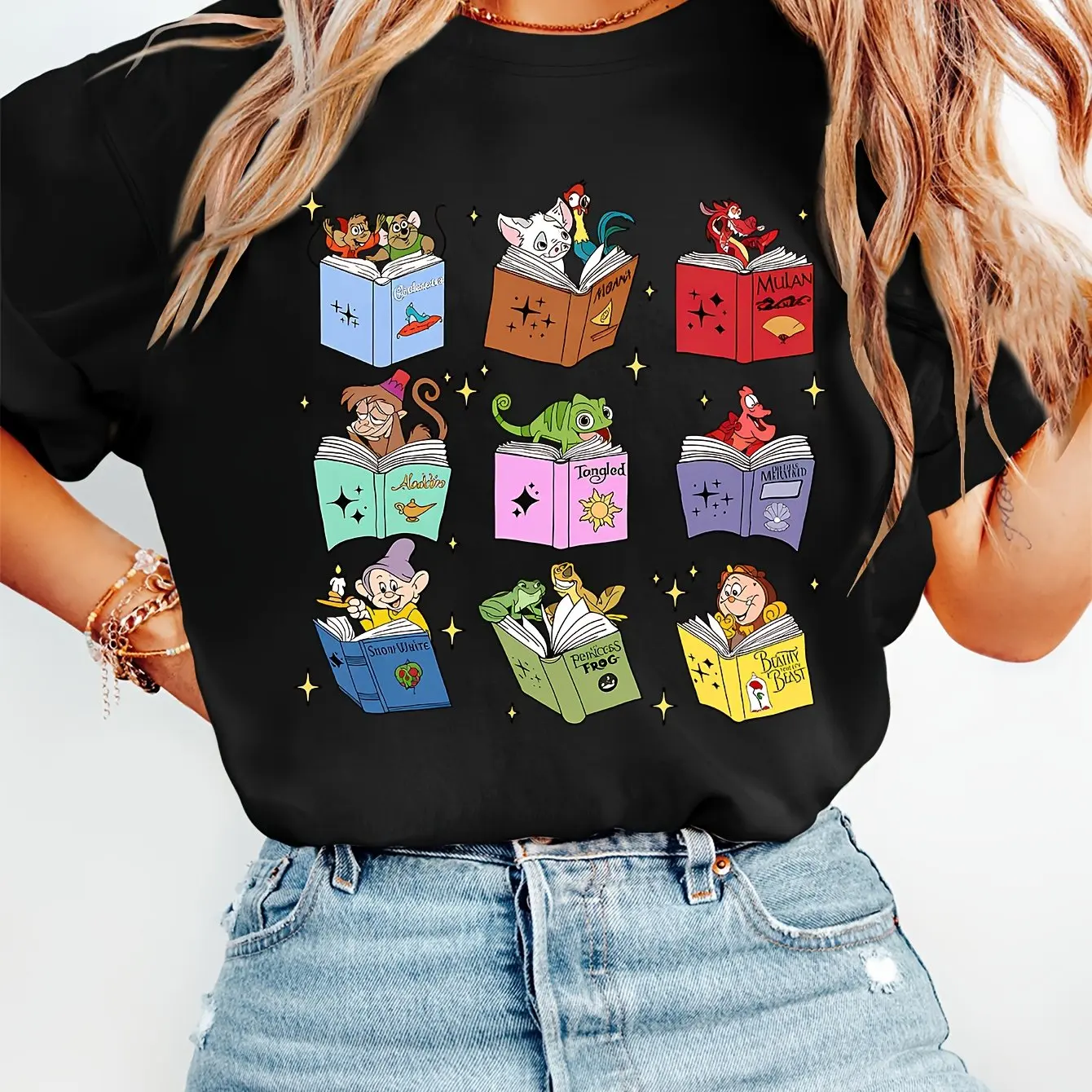 

Jiugong Gedini Storybook Printed Round Neck Short Sleeved T-shirt Fashion and Leisure Daily Commuting Vacation