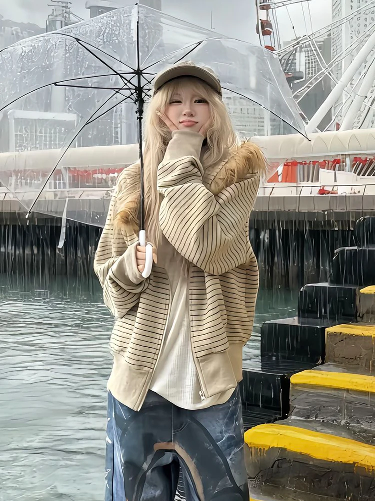 

Женский свитер с капюшоном в американскую полоску в стиле ретро и меховым воротником, свободный крой, длинный кардиган на молнии, пальто Lazy Sle