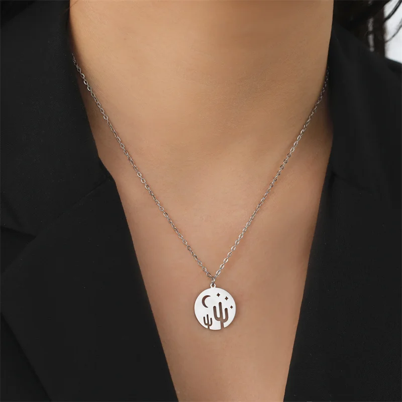 Klassische Goldfarbe Edelstahl Halskette für Frauen Kette Halsreif Mond Kaktus Anhänger Halskette Schmuck Geburtstags geschenk Großhandel – Detail 8
