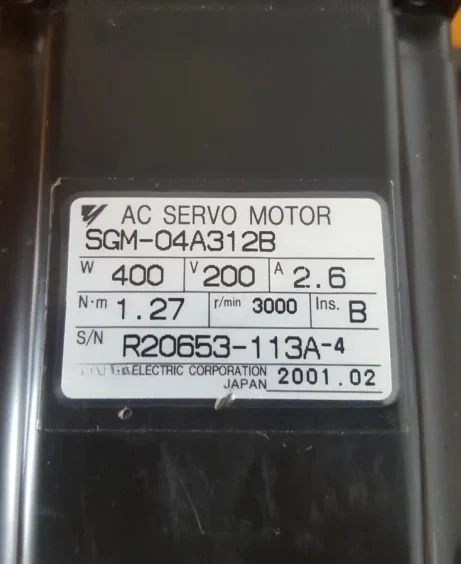 SGM-04A312B    SERVO MOTOR ,   In good working condition, free shipping   a