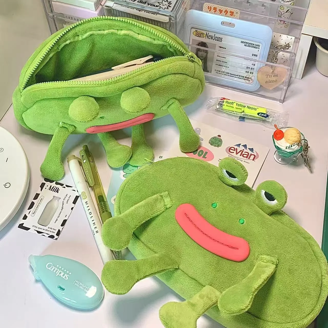 Grünes Frosch-Federmäppchen mit großen Augen, weiches Plüsch-Federmäppchen mit großer Öffnung, flauschige Oberfläche, Federmäppchen mit Reißverschluss