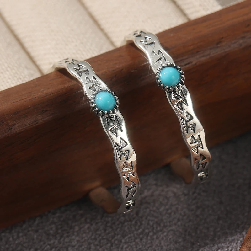 Ethnische Silberfarbene Blaue Stein-Ohrhänger für Damen Metall Handgeschnitzte Geometrische Ohrringe für Party und Alltag – Detail 5