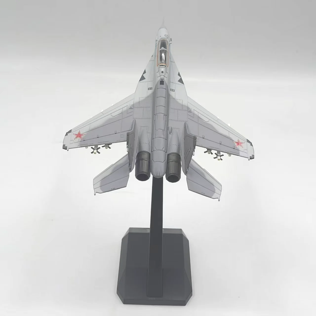 Diecast 1:100 Scale Russian Mig-35 Fighter Aircraft Military Alloy Car Model Collectible Toy Gift Souvenir Display Ornament