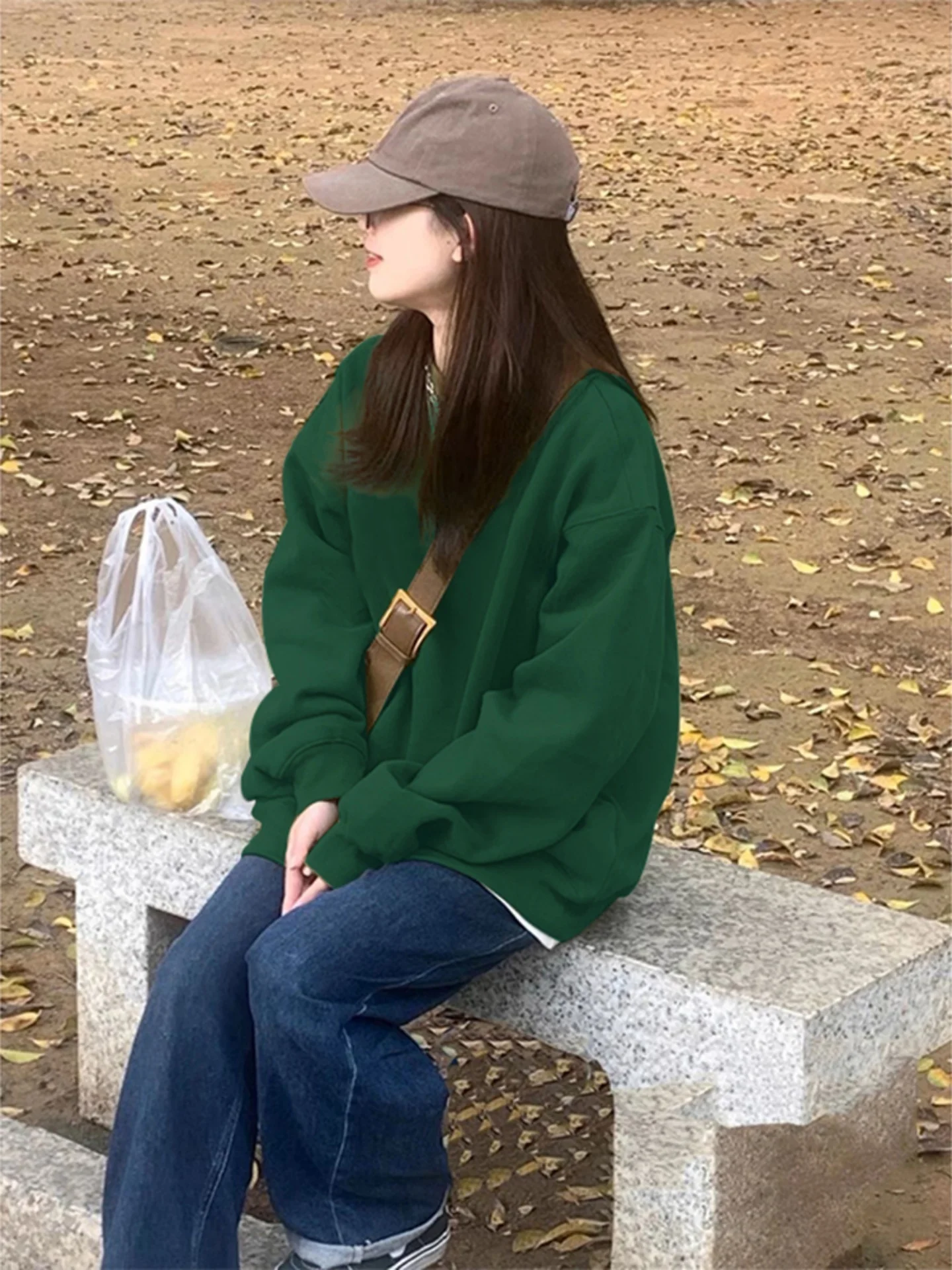 

Теплая утолщенная флисовая толстовка с капюшоном для женщин, свободный крой, круглый вырез, корейский стиль, для повседневной носки, большие размеры, зимняя новинка