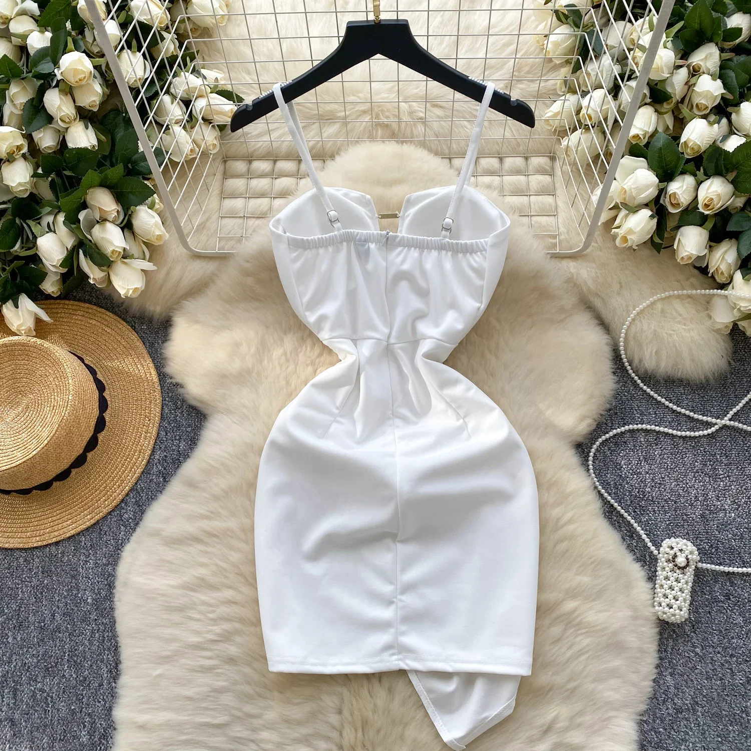 Seksowne sukienki bez rękawów Vintage V-neck Chic Twisted Asymmetrical Pleated Slim Straps Short Dresses Evening High Street Autumn Clothing — zdjęcie 5