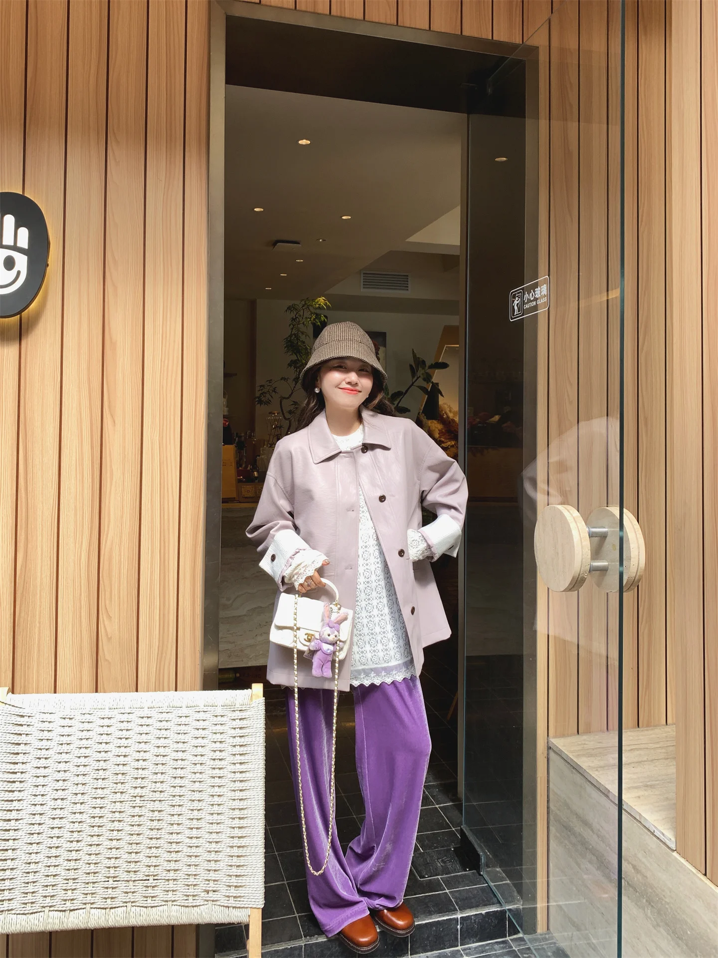 TheWangs ユニークでおしゃれなレディースレザージャケット アウターウェア 2025新作 初秋ファッション 小さいサイズ トレンド ポロ襟 長袖