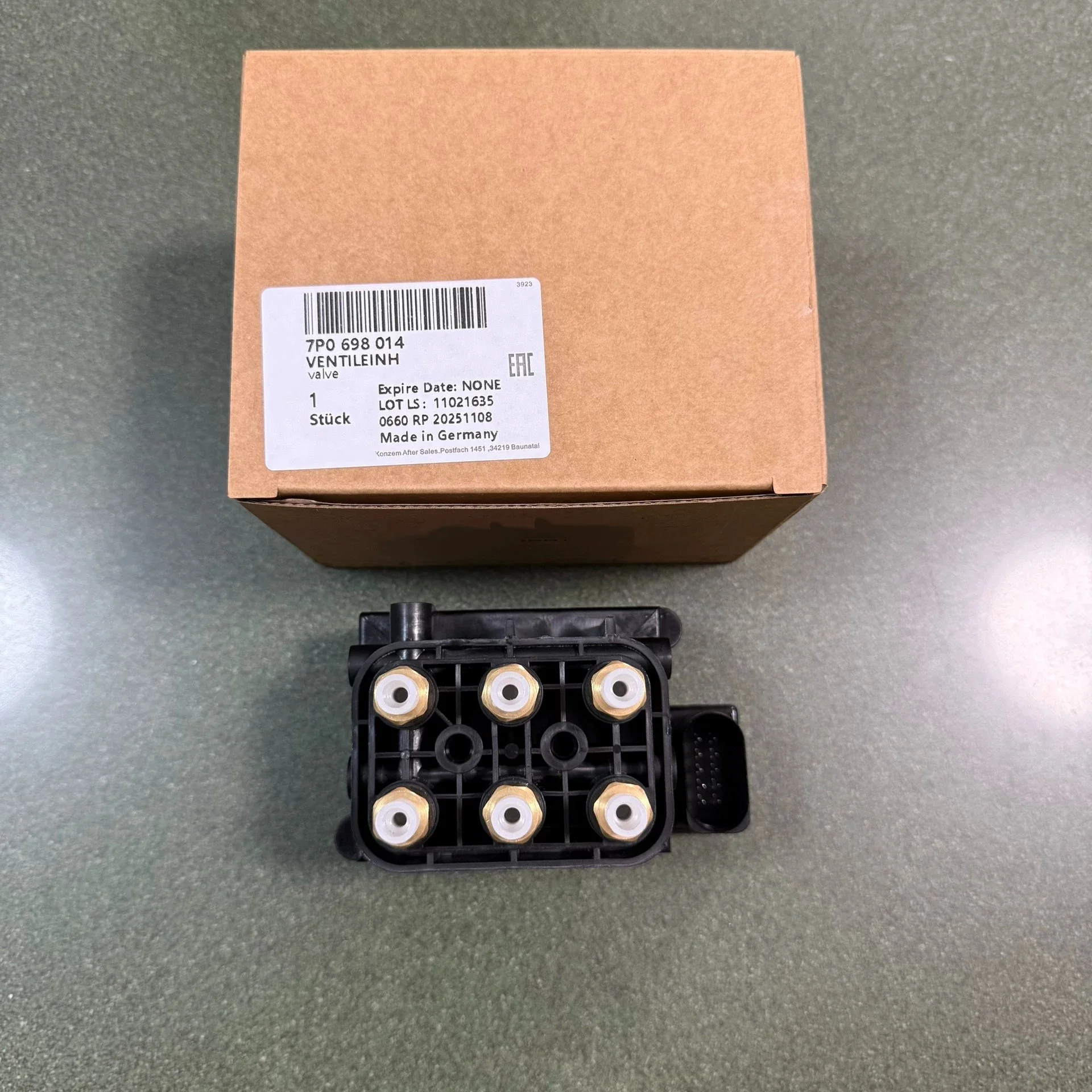 For Tourareg Cayenne Paramera Grand Cherokee Ram XC60 XC90 Air Suspension Valve Block 7P0698014,68087233AA ,95835890300