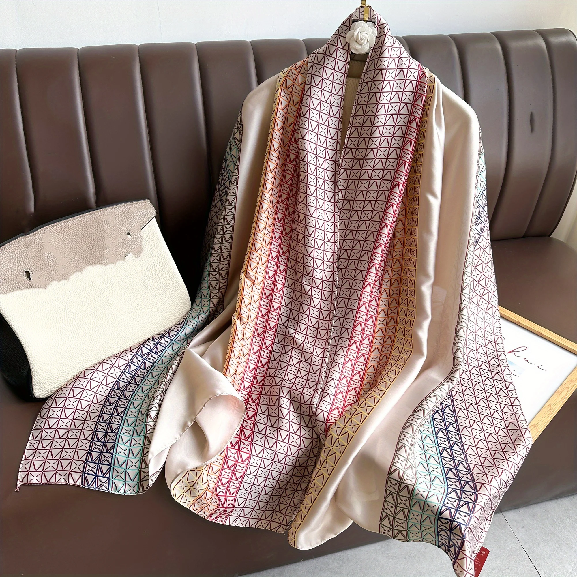 جديد Lijing الساتان وشاح الموضة قميص نسائي الديكور وشاح سلسلة هندسية اللون منعت التنقل وشاح