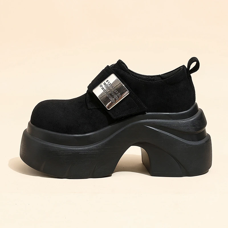 High Heel Chunky Sneakers Detail View - Leather Upper and 9CM Platform Construction Close-Up
