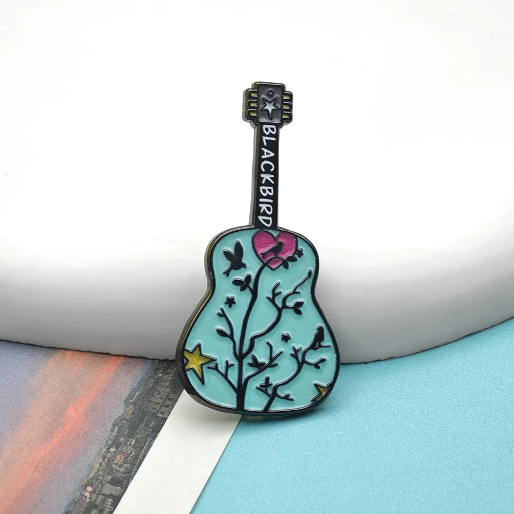 Blackbird Guitar Brooch Creative Light Blue Acoustic Guitar Lapel Pin Pink Heart Bird Tree Metal Badge Music Lover Jewelry Gift