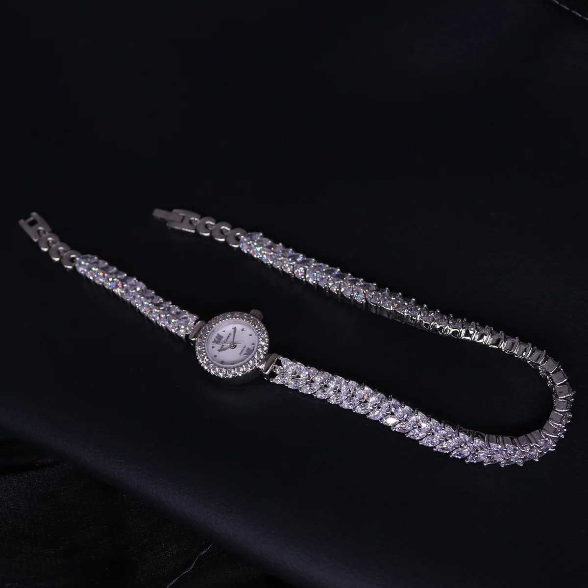 Cubic Zircon Women's Watch Royal Crown Hours Clock Fine Fashion Dress Jewelry Twining Long Bracelet Luxury Crystal Girl Gift Box