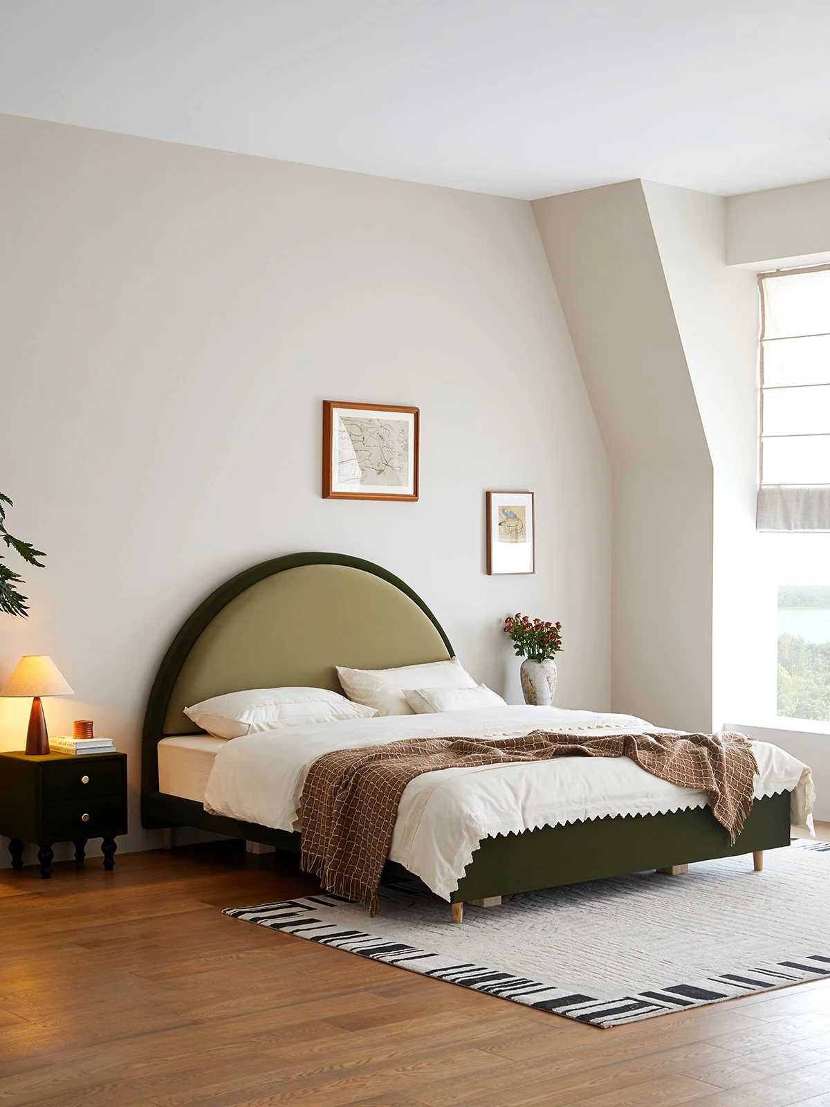 غرفة نوم رئيسية فرنسية كلاسيكية بجانب السرير لشراء غرفة نوم رئيسية بطول 1.51.8 متر من حصير التاتامي الراقية للأطفال في العصور الوسطى #3