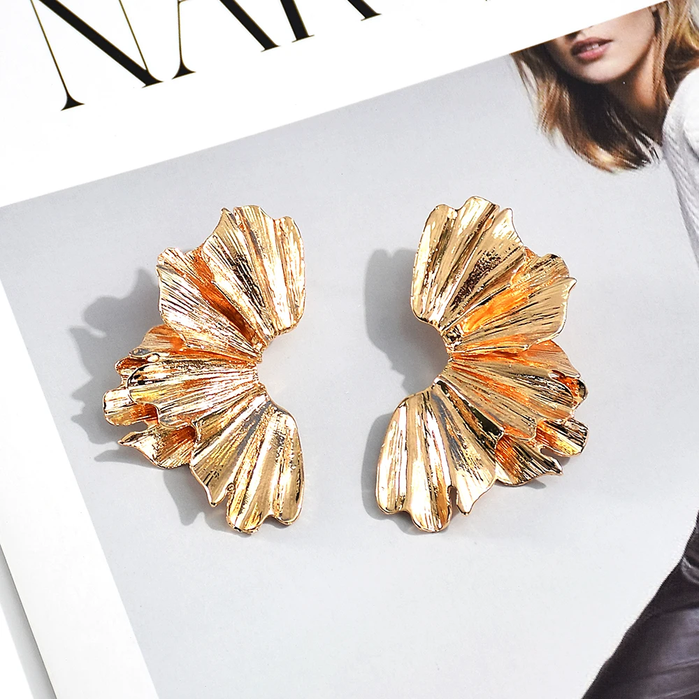 New Arrival Metal Fan Shaped Geometric Earrings High Quality Gold Color Drop Earrings Women Fashion Jewelry