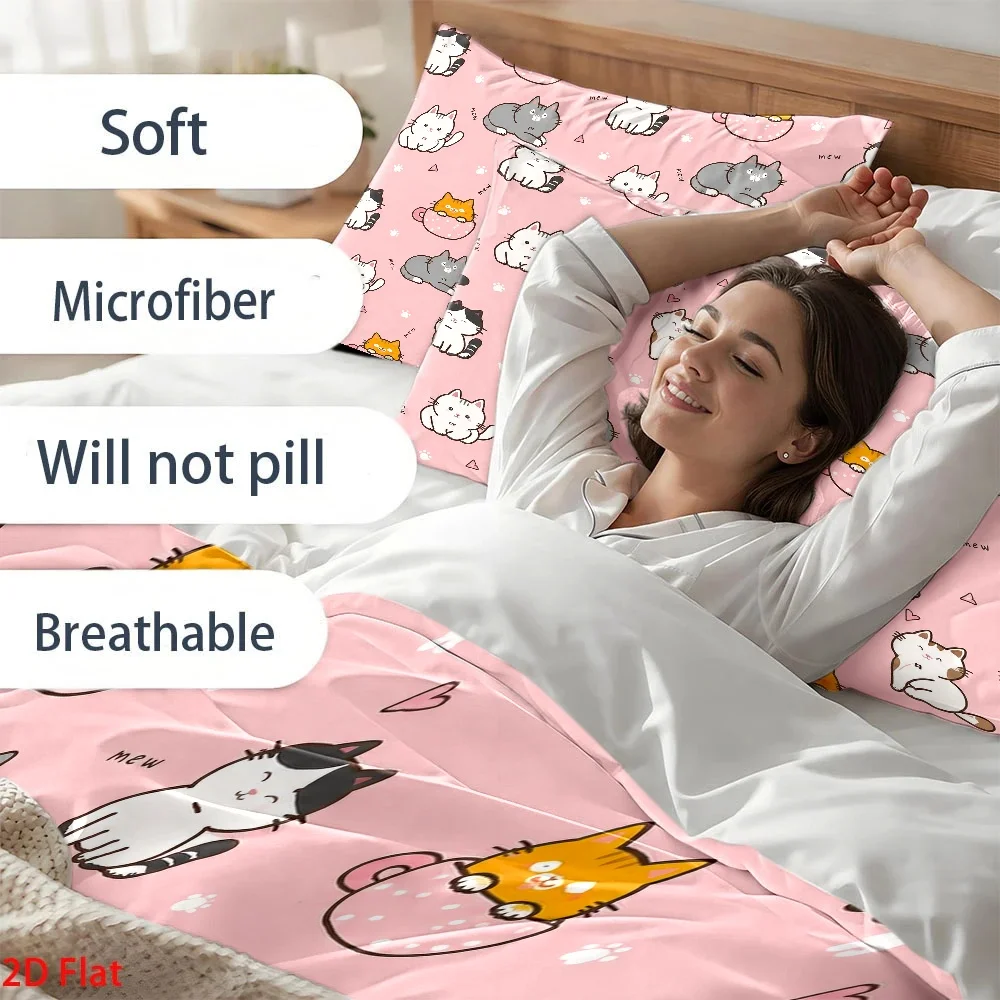 3Pc Cute Cat Print Quilt Cover Set, Three-Piece Bedding Set (1*Quilt Cover + 2*Pillowcases), Skin-Friendly and Breathable Polyester Woven Bedding, Soft and Comfortable Double Bedding, Suitable for All Seasons, Easy to Clean and Durable, Invisible Zipper, Wrinkle-Resistant, Machine Washable, Modern Simple and Cozy Home Bedroom Decoration, Suitable for Student Dormitories, Master Bedrooms, Guest Rooms, Nordic Style Light Luxury Quilted Quilt Cover, Large Double Bed Cover Set, 3P