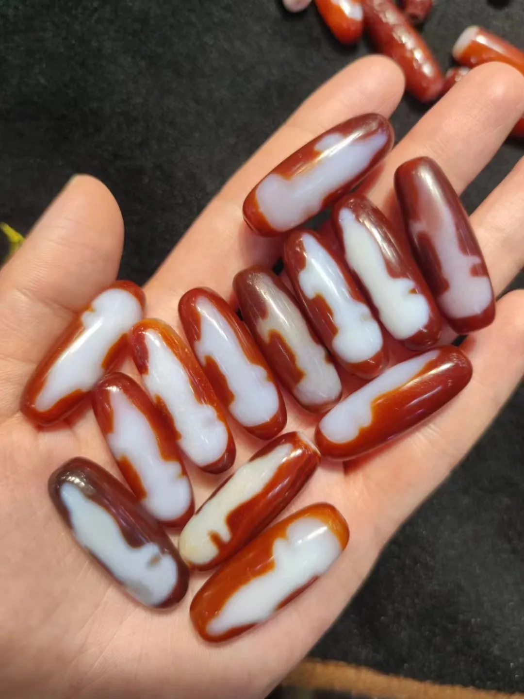 100pcs/lot natural Guanyin pattern agate dzi wholesale red and white weathering pattern Advanced craftsmanship 30mm handmade