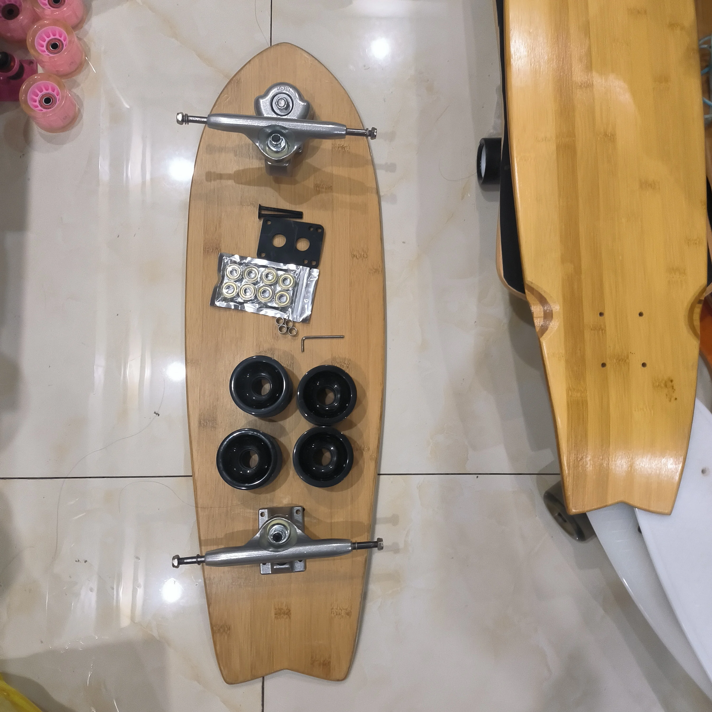 30 بوصة لتقوم بها بنفسك لوح تزلُّج على الأمواج غير مجمعة خشب القيقب الخيزران سطح السفينة S5 عجلات شاحنة تحمل شاحنة مجموعة لوح ركوب الأمواج الأرضي