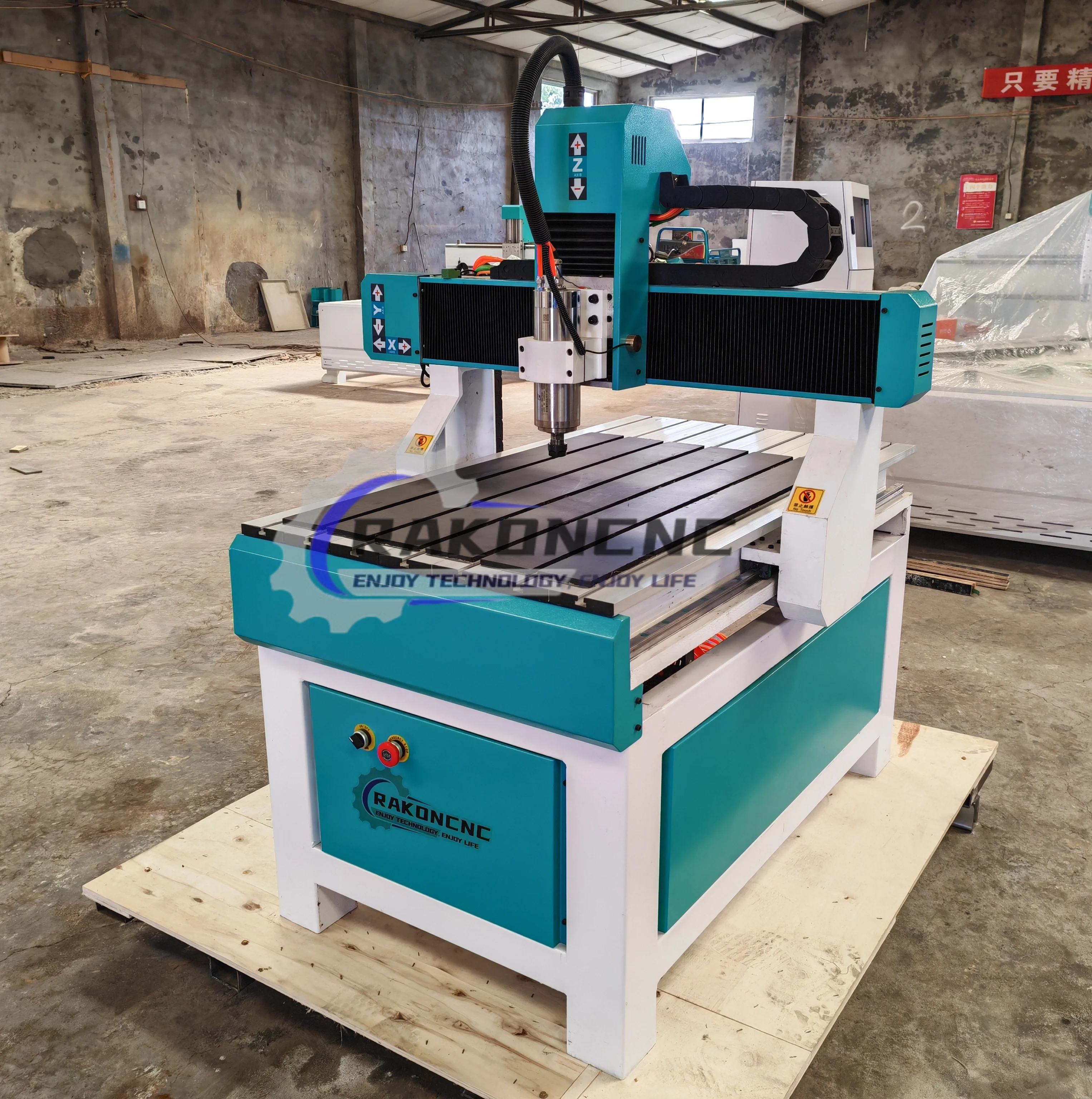Macchina per incidere CNC 6090 1212 con router per legno con mandrino per raffreddamento ad acqua da 1,5 kW 2,2 kW per taglio acrilico in metallo