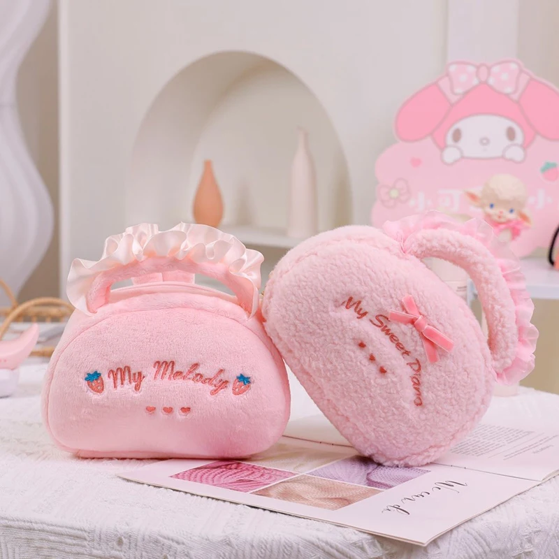 Immagine 4: Borsa Cosmetica Portatile My Melody in Peluche, Borsa da Viaggio per Articoli da Toeletta, Borsa per Pennelli da Trucco, Rossetti e Fotocamera, Regalo per Adolescenti