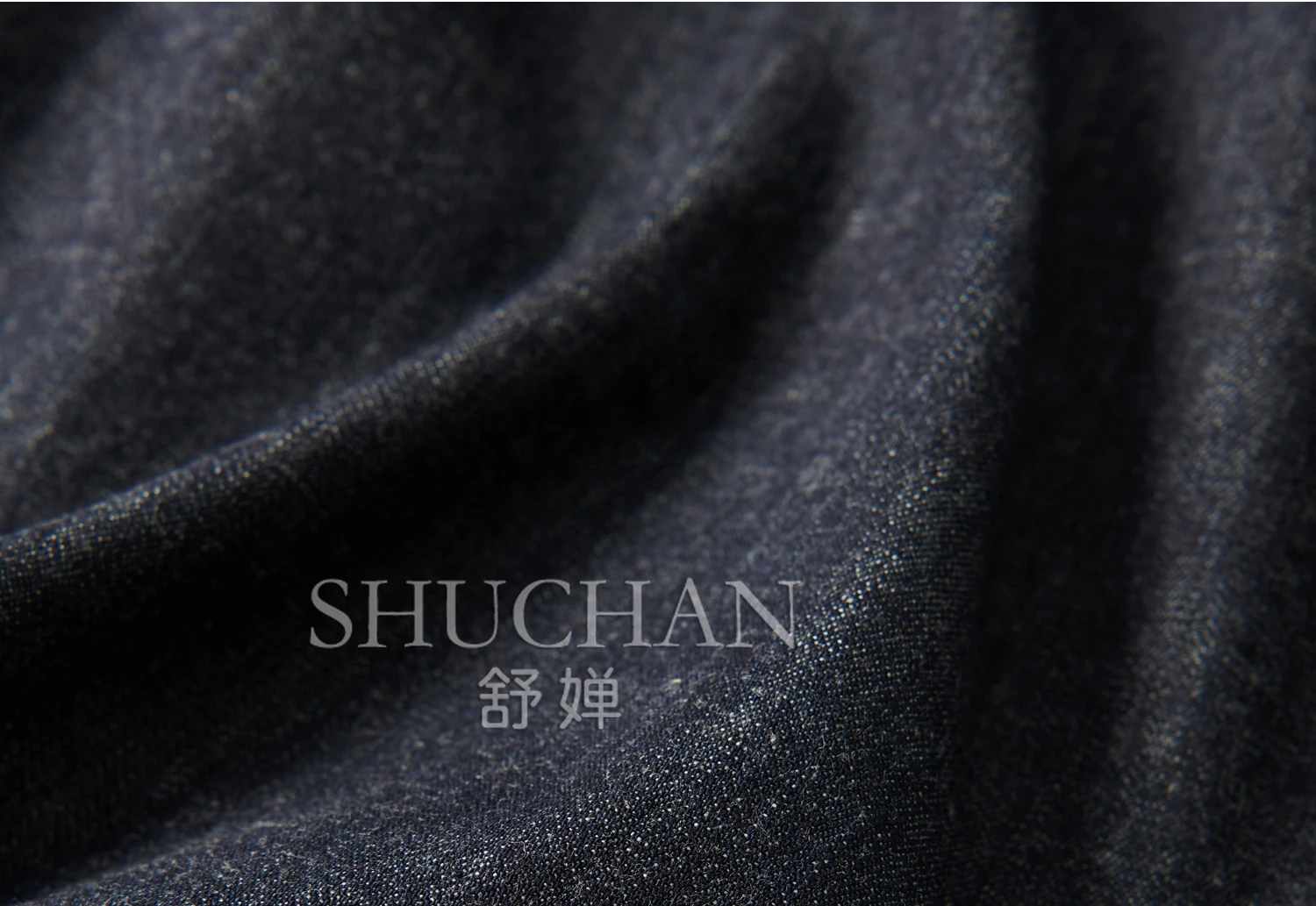 Stadtliterarisches und künstlerisches Pendeln, ausgestattet mit Retro-Gürteln, vielseitiger A-förmiger Rock mit hoher Taille