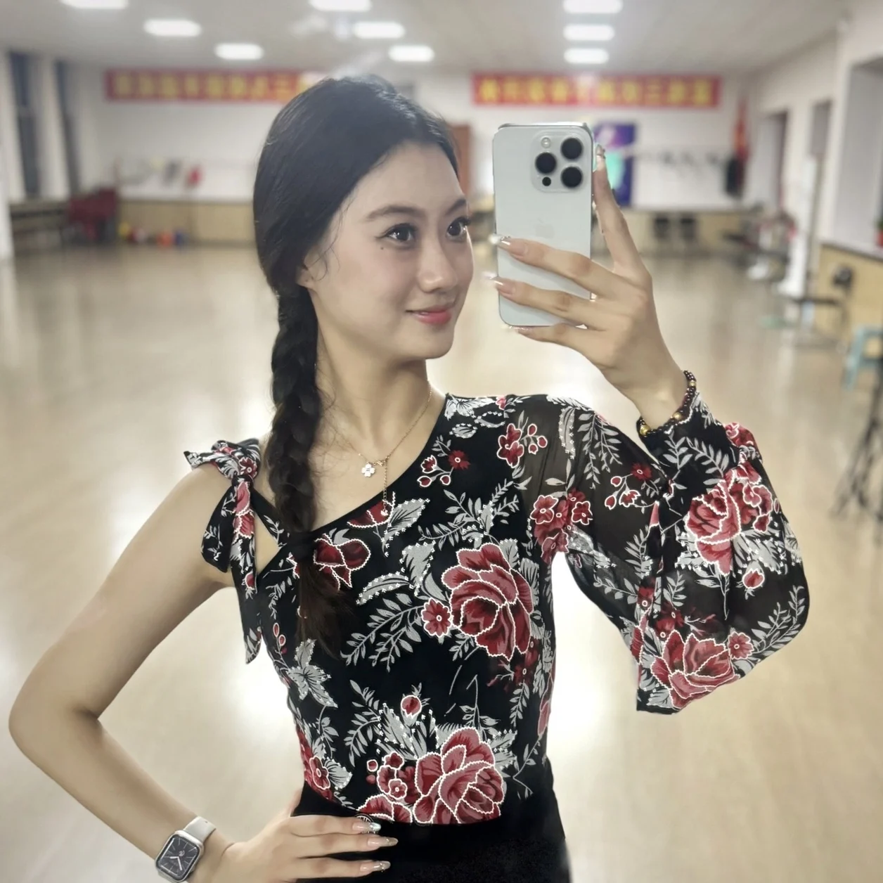 قطع علوية للرقص اللاتيني مطبوعة بالزهور ملابس رقص نسائية بأكمام طويلة ملابس رقص للكبار ملابس ممارسة الرقص اللاتينية DNV25285