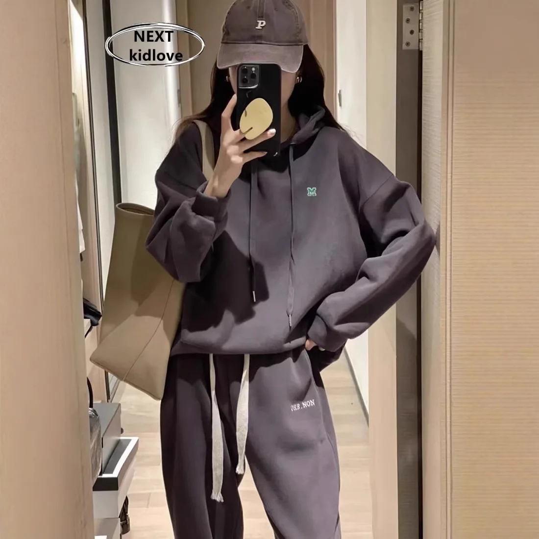 

Spring and Autumn Hooded Top Sports and Leisure Pants Fashion Set Casual Loose and Slimming Two Piece Set