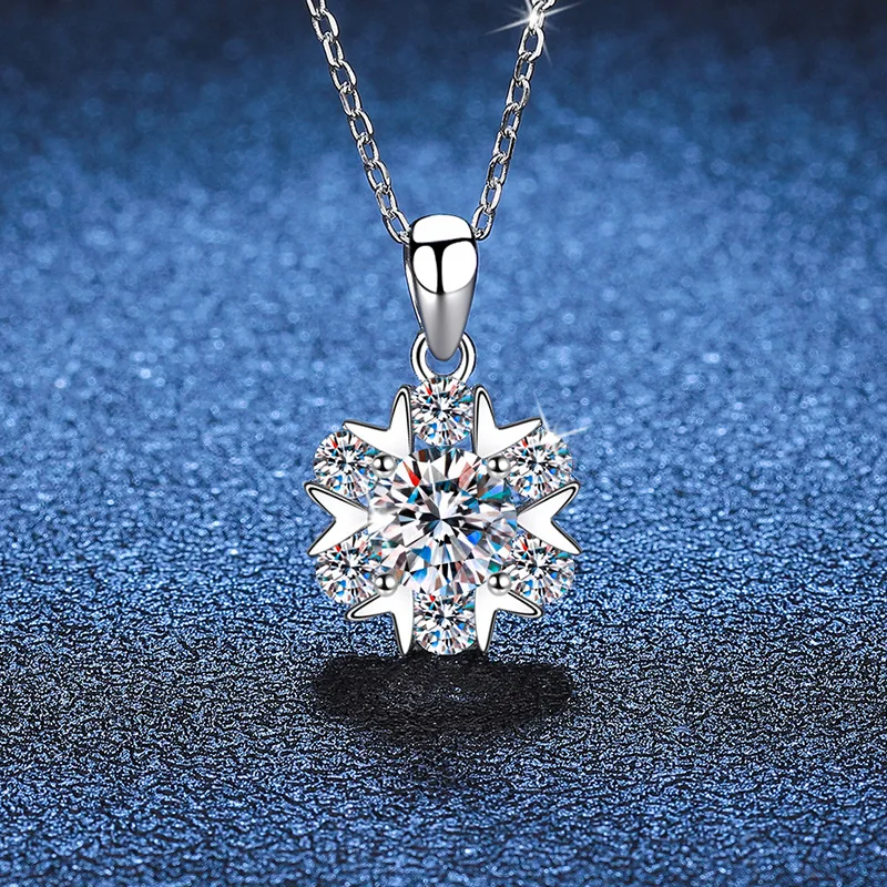 Moisanne Diamond Necklace s925 Silver clavicle chain Romantic Snowflake Necklace D color 1 carat Moissanite necklace