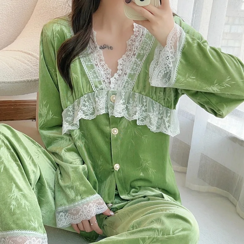 French Sweet Palace Princess Style Pajama Set Sexy Lace Lace Home Clothes Winter Velvet Sleepwear Intimate Lingerie Nightwear